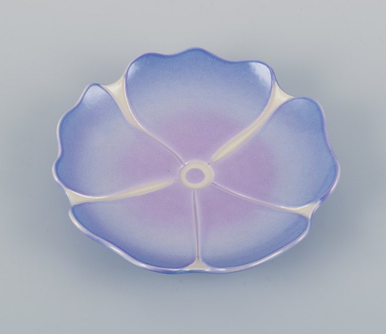 Margareta Hennix for Gustavsberg Studiohand, Sweden, unique ceramic bowl in Art Nouveau style shaped: Title: Margareta Hennix for Gustavsberg Studiohand, Sweden, unique ceramic bowl in Art Nouveau style shaped like a flower. Glazed in shades of purple. Description: Margareta Hennix for Gustavsberg