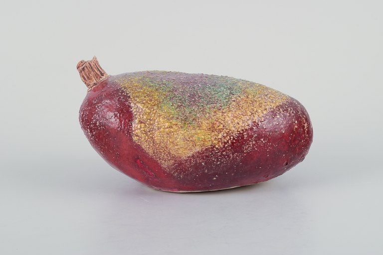 Linda Mathison, Swedish contemporary ceramic artist, unique ceramic sculpture in an organic form - 4