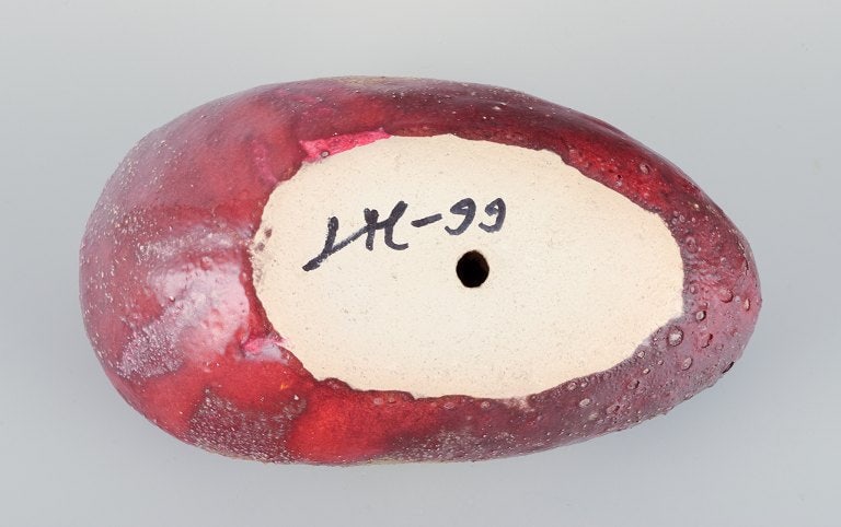 Linda Mathison, Swedish contemporary ceramic artist, unique ceramic sculpture in an organic form - 7