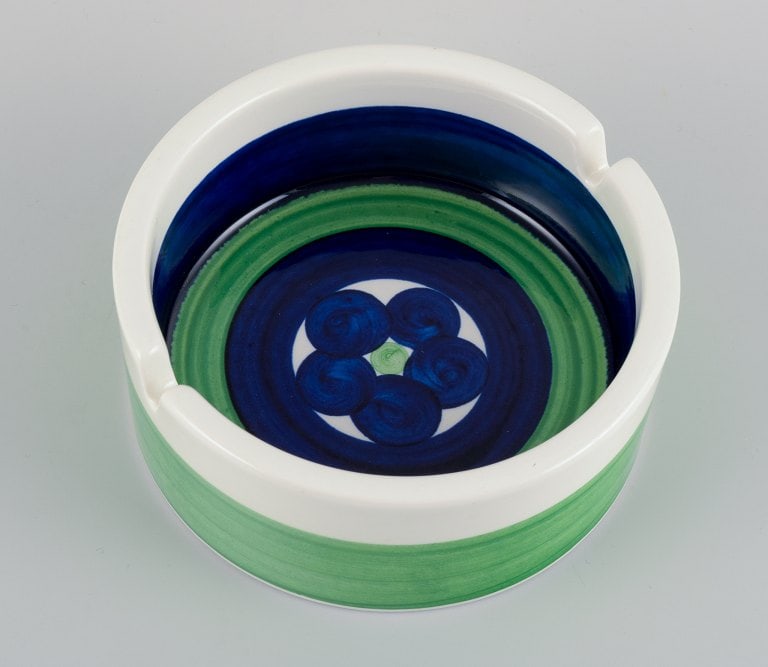 Marianne Westman for Rörstrand. Piggelin ceramic bowl in retro design. (1 of 4)