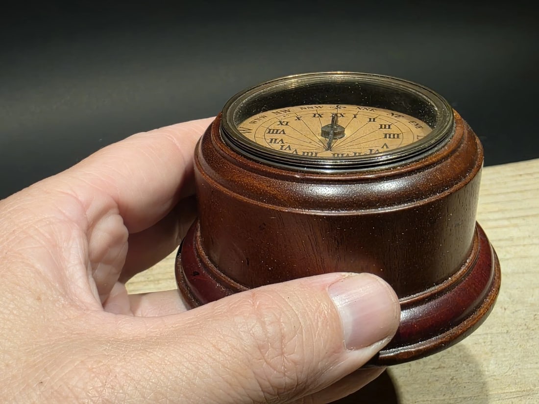 Turned Mahagony Wood Compass - 4