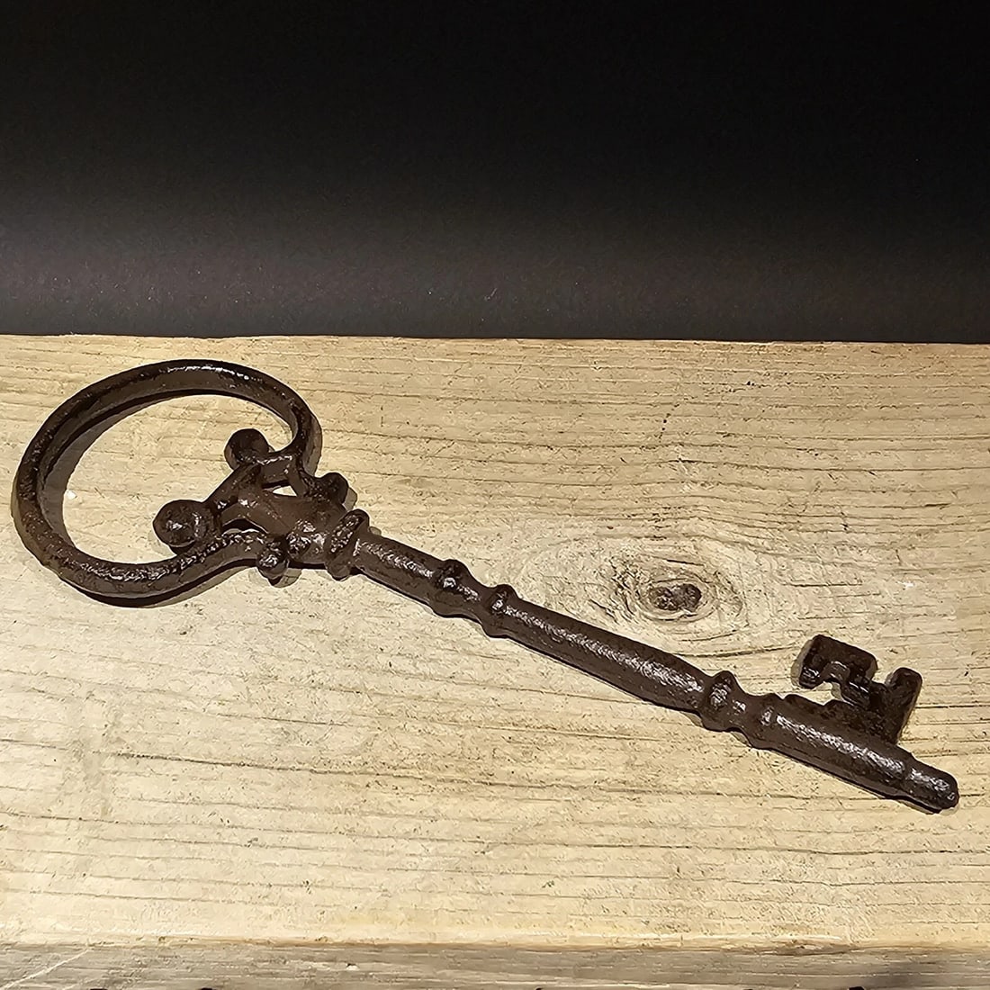 Cast Iron Large Ornate Skeleton Key - 8