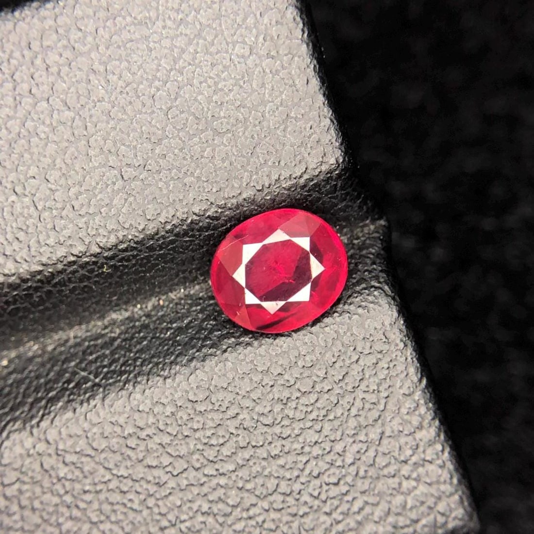 Burma Red Ruby Gemstone: 1.07 Carat Oval Cut Stone - 3