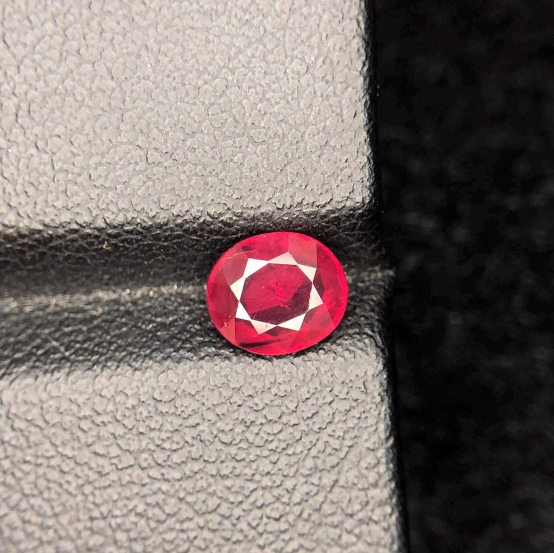 Burma Red Ruby Gemstone: 1.07 Carat Oval Cut Stone - 5