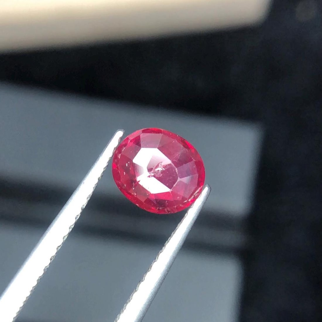 Burma Red Ruby Gemstone: 1.07 Carat Oval Cut Stone - 7