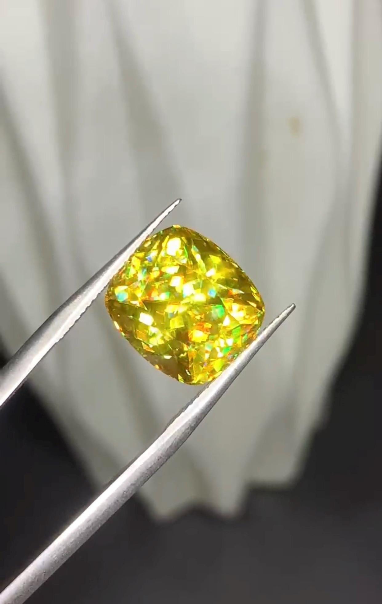 Intense Fire Magadascar Sphene Gemstone, Yellow Cushion Cut Stone 7.20 Carat: Title: Intense Fire Magadascar Sphene Gemstone, Yellow Cushion Cut Stone 7.20 Carat Description: Materials: Gemstone: Sphene Carat weight: 7.20 ➢ Gemstone Details: Gemstone: Sparkling Sphene Ti