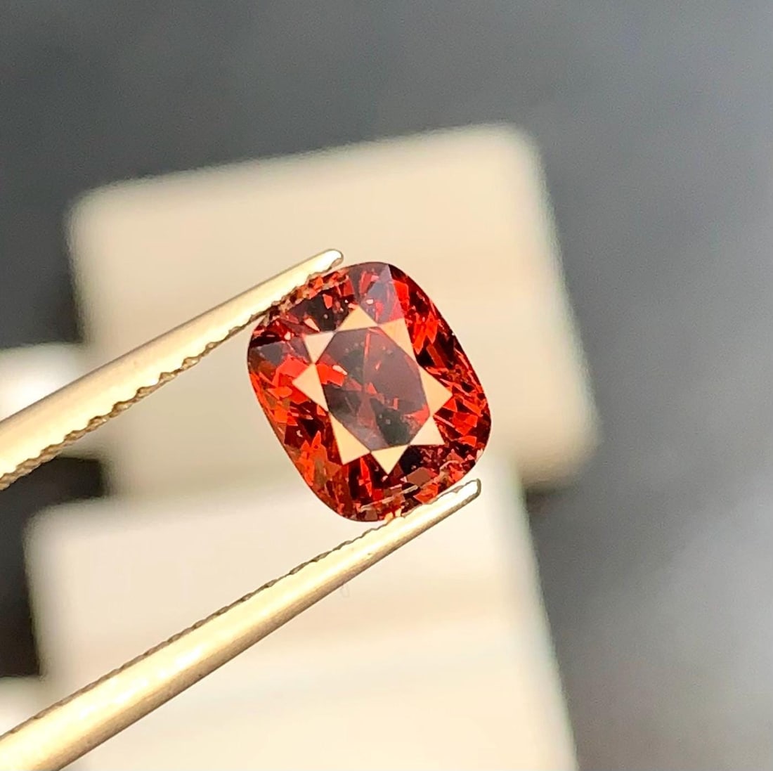 Burma Redish Orange Spinel Cushion Cut Gemstone For Jewellery - 2.065 Carat: Title: Burma Redish Orange Spinel Cushion Cut Gemstone For Jewellery - 2.065 Carat Description: Materials: Gemstone: Spinel Carat weight: 2.065 ➢ Spinel Details • Weight : 2.065 carat 
