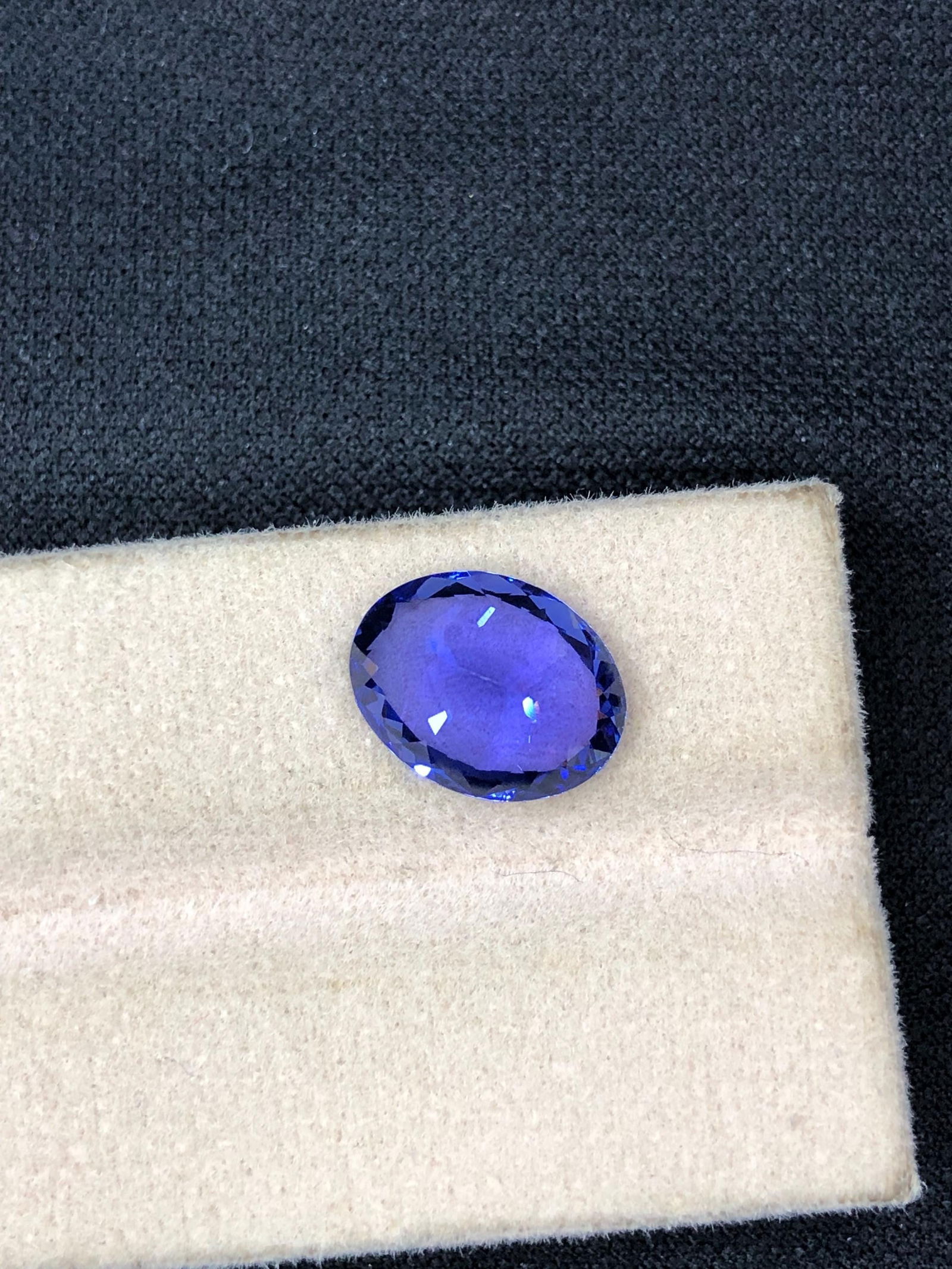 Oval Tanzanite Gemstone: 5 Carat Violet-Blue AAA Grade - 10