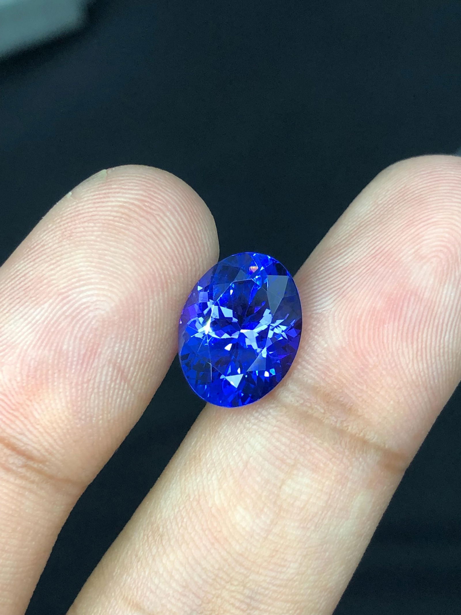 Oval Tanzanite Gemstone: 5 Carat Violet-Blue AAA Grade - 2
