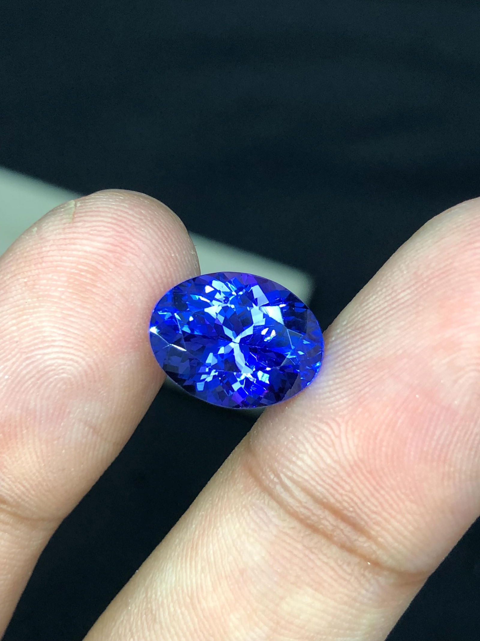 Oval Tanzanite Gemstone: 5 Carat Violet-Blue AAA Grade - 7