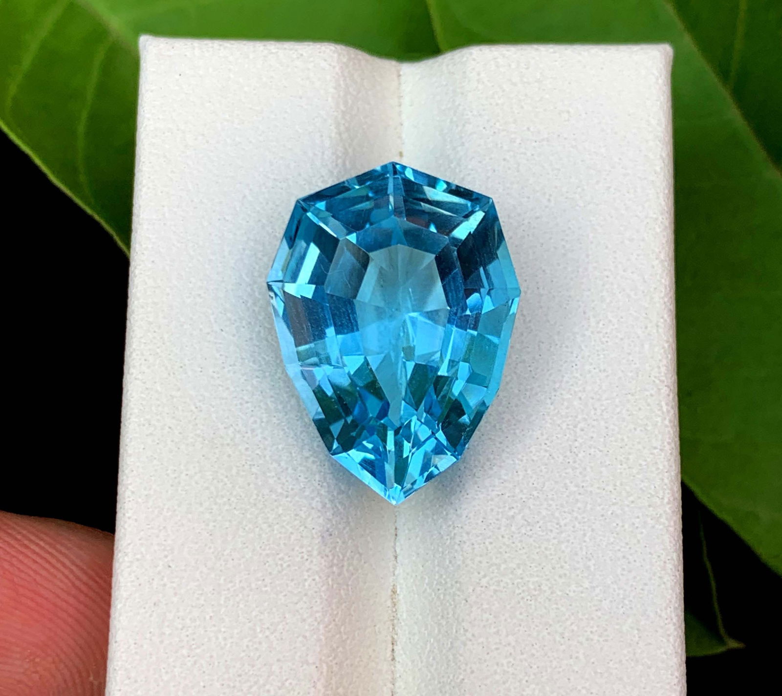 Natural Swiss Blue Topaz Gemstone: Fancy Pear Cut, 17.25 Carats - 2