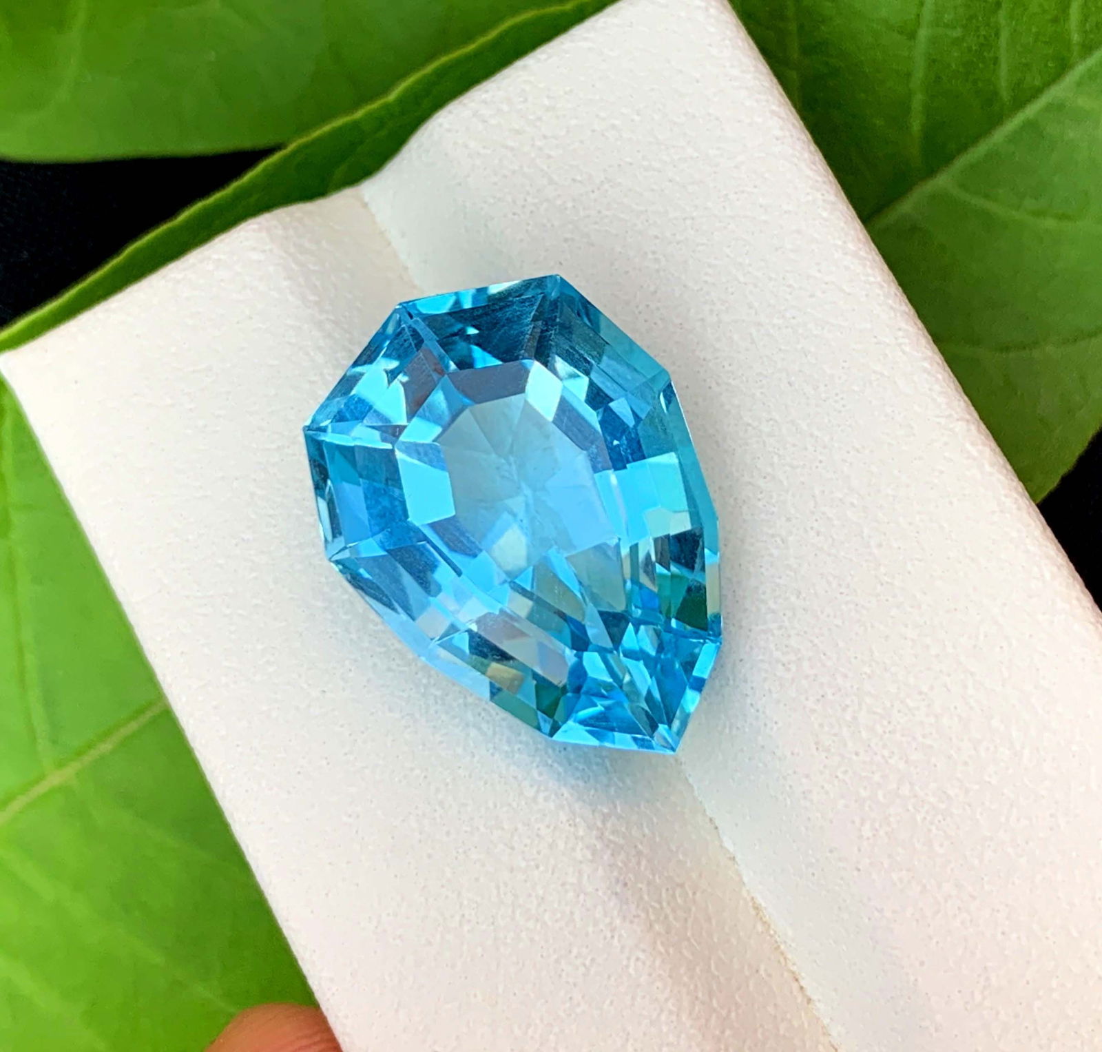 Natural Swiss Blue Topaz Gemstone: Fancy Pear Cut, 17.25 Carats - 6