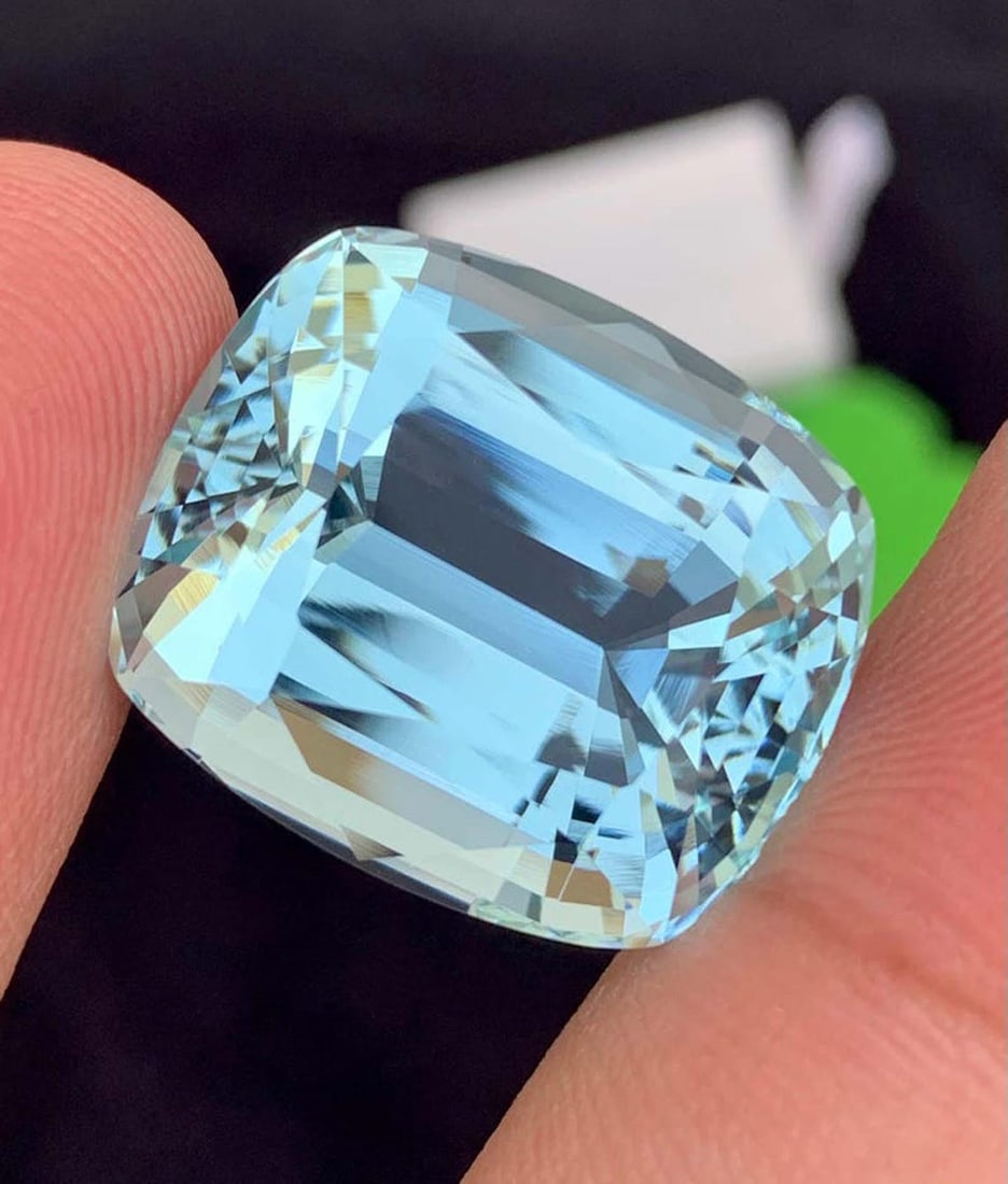 Natural Aquamarine Gemstone: 40.115 Carat Cushion Cut, Pakistan Origin - 4