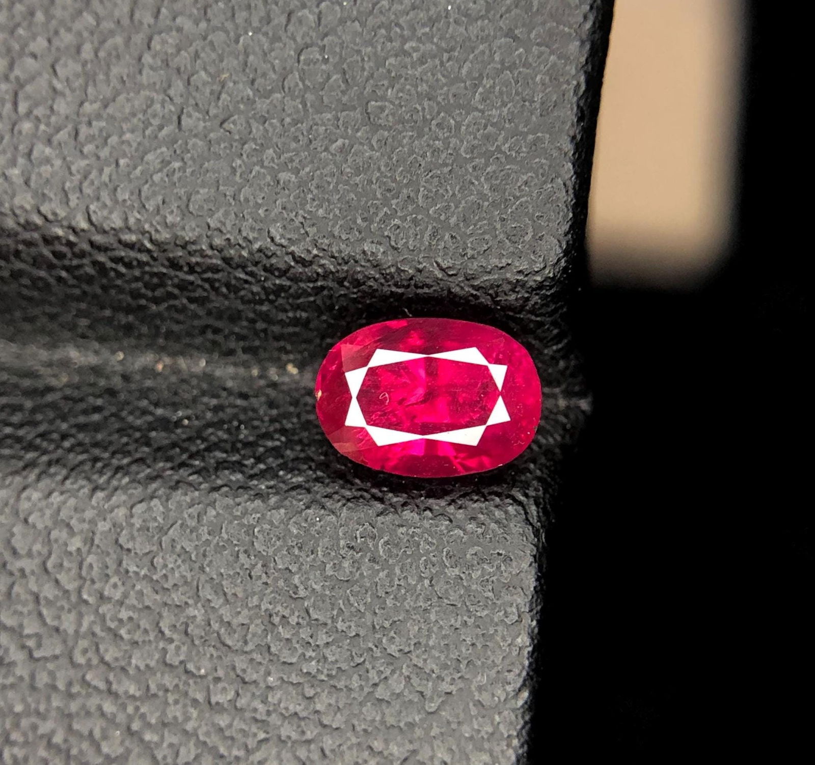 Vivid Red Ruby Gemstone: 1 Carat Oval Cut, Afghanistan Origin: Title: Vivid Red Ruby Gemstone: 1 Carat Oval Cut, Afghanistan Origin Description: Materials: Gemstone: Ruby Carat weight: 1 Introducing a magnificent Afghanistan Vivid Red ruby gemstone. Its oval shap