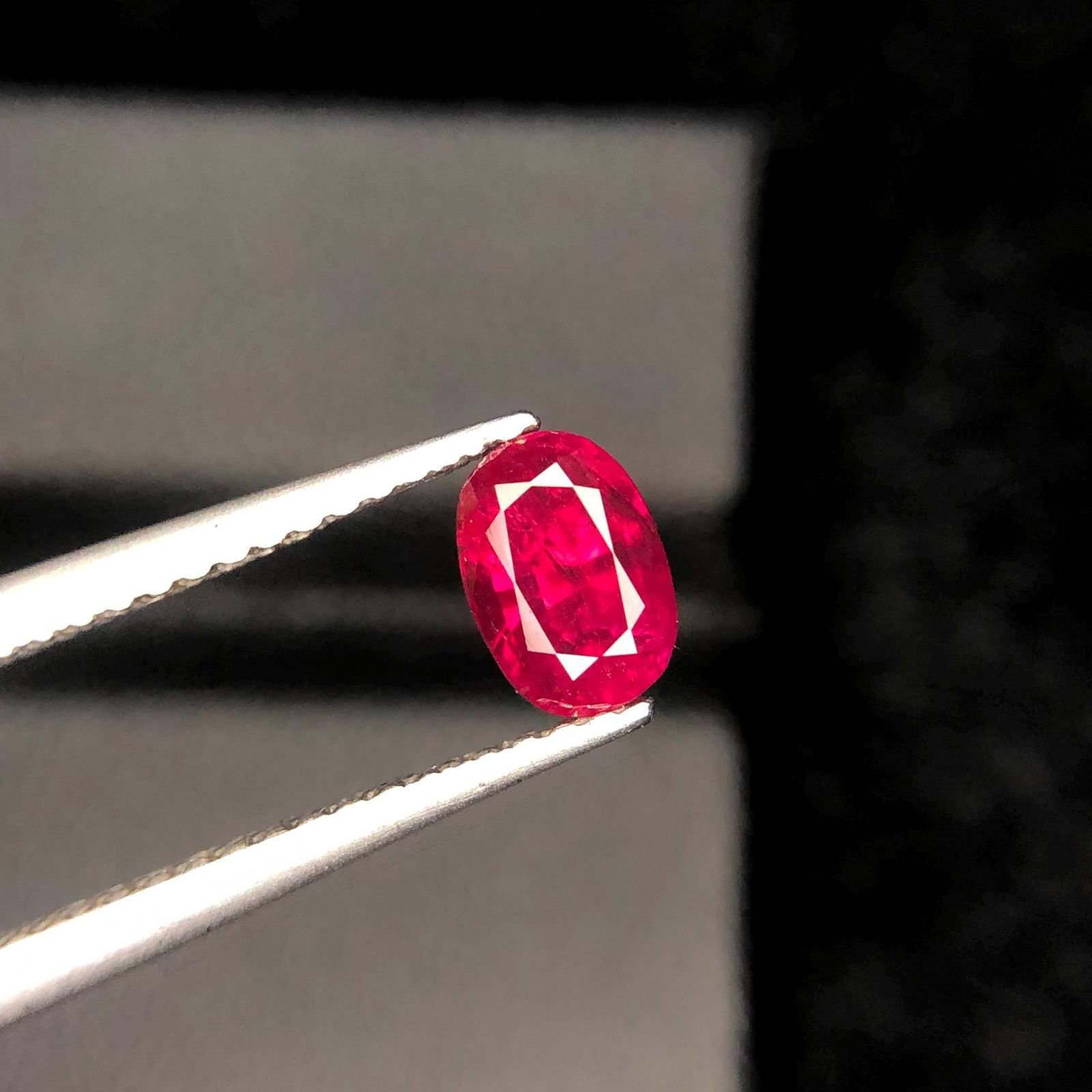 Vivid Red Ruby Gemstone: 1 Carat Oval Cut, Afghanistan Origin - 4