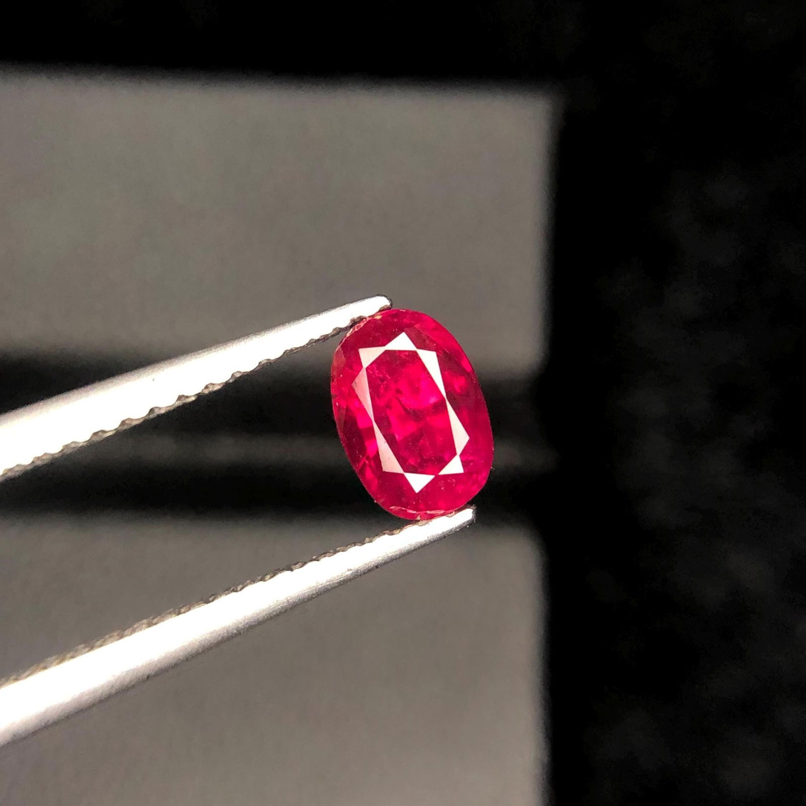 Vivid Red Ruby Gemstone: 1 Carat Oval Cut, Afghanistan Origin - 6