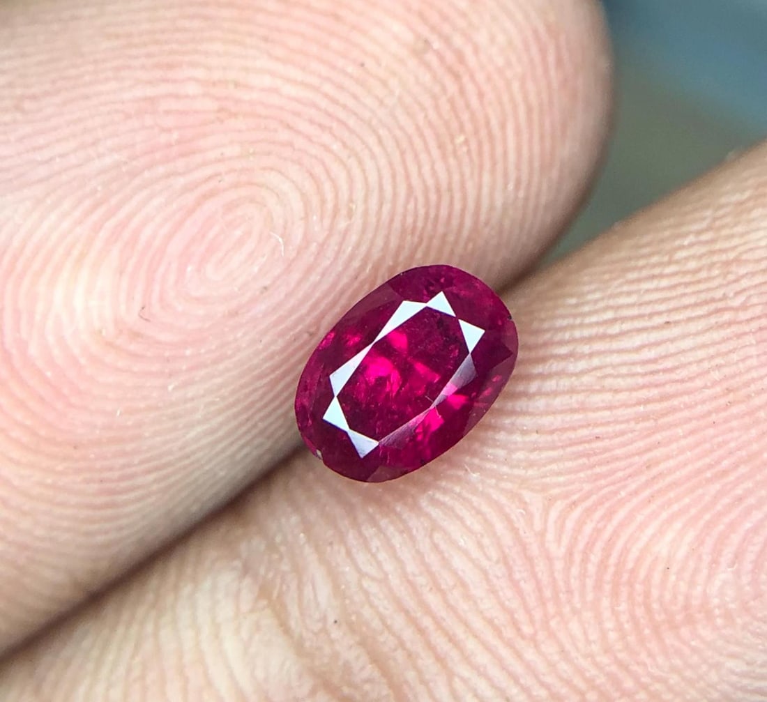 Vivid Red Ruby Gemstone: 1 Carat Oval Cut, Afghanistan Origin - 9