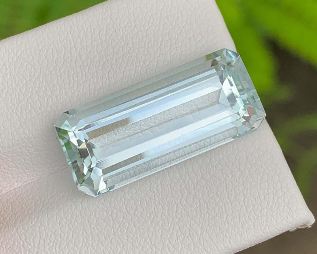 Natural Aquamarine Gemstone: 13.63 Carat Emerald Cut, Pakistan Origin: Title: Natural Aquamarine Gemstone: 13.63 Carat Emerald Cut, Pakistan Origin Description: Materials: Gemstone: Aquamarine Natural Aquamarine Gemstone, Emerald Cut Aquamarine Gemstone From Skardu Pakis