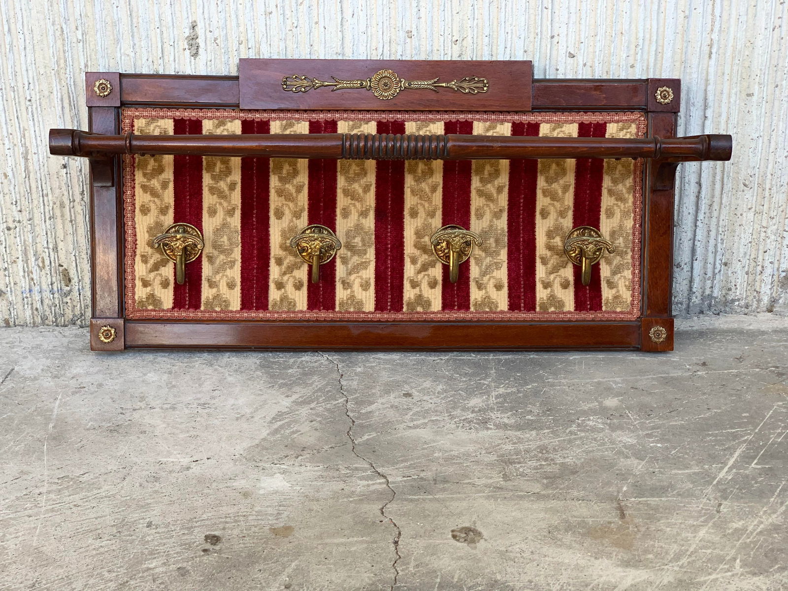 1950s Italian Design Midcentury Brass and Velvet Wall Coat Rack - 10