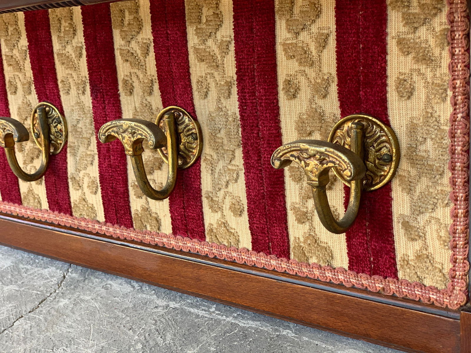 1950s Italian Design Midcentury Brass and Velvet Wall Coat Rack - 9