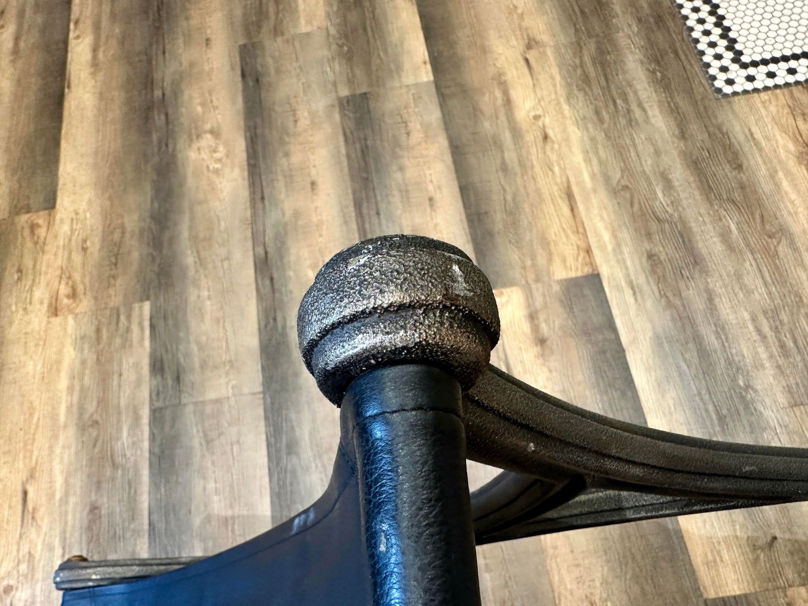 Vintage Wrought Iron X-Frame Ottoman Bench With Leather Seat and Gold Accents - 10