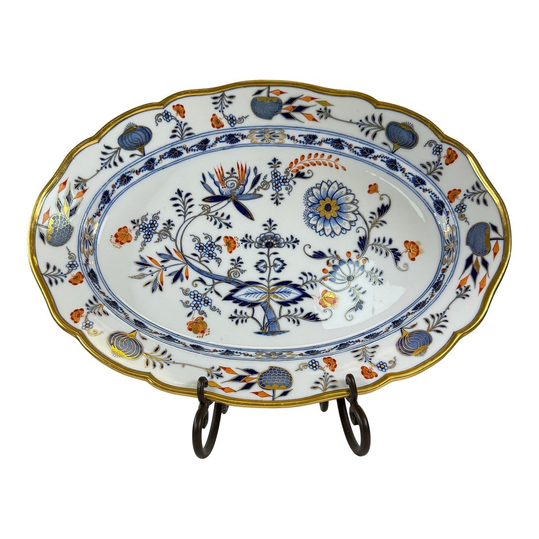 Antique Meissen Blue Onion Rich Gilded Large 18" Scalloped Platter: Absolutely stunning rare nineteenth century Meissen Blue Onion Rich gilded scalloped chinoiserie platter. This antique beauty is in superb condition for her age, with vibrant shades of blue, orange