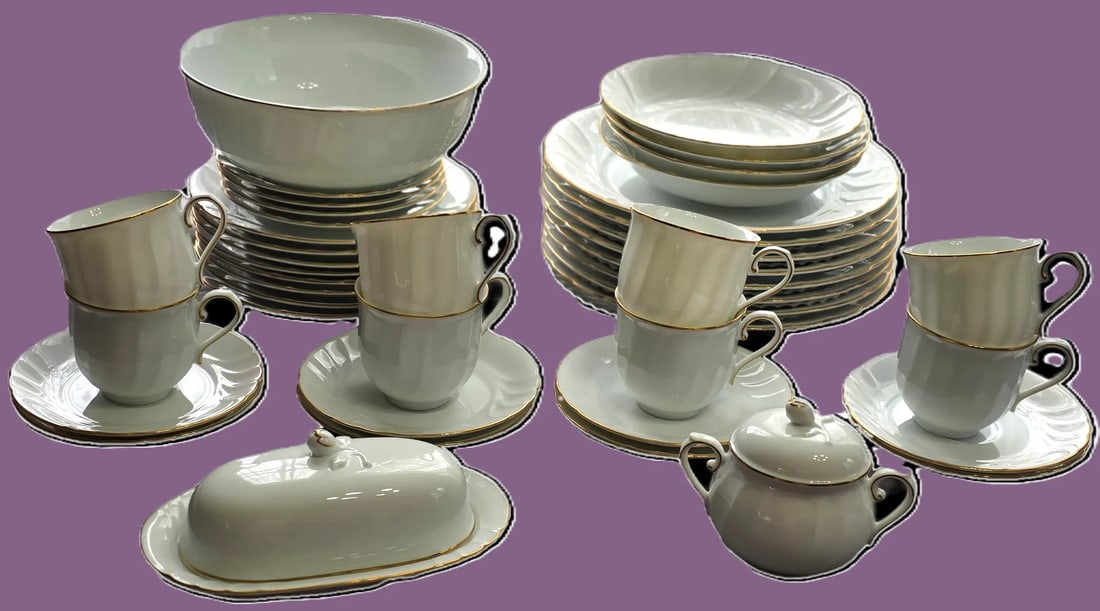 Late 20th Century Mikasa Wedding Band Pattern Dinnerware Service for 8- 39 Pieces - 4