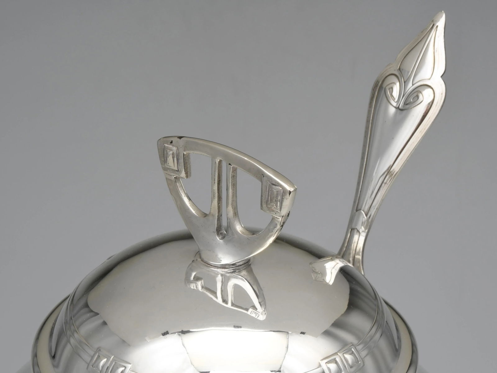 WMF Art Deco Covered Glass Punch Bowl With Silverplate Frame & Ladle, Circa 1925–1935 - 6