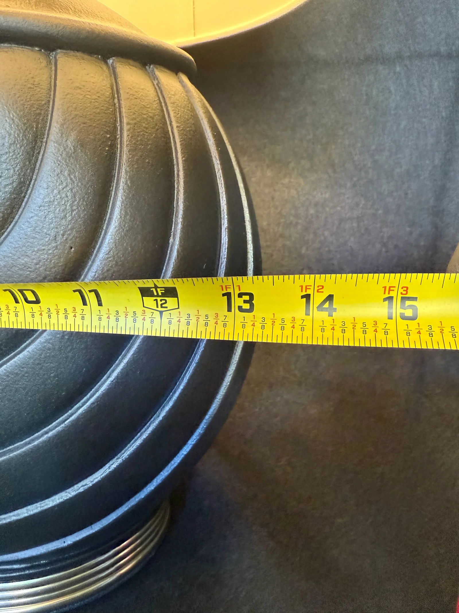 1980s Modernest Vintage Round Lamp Large Round Scallop Shape. - 5