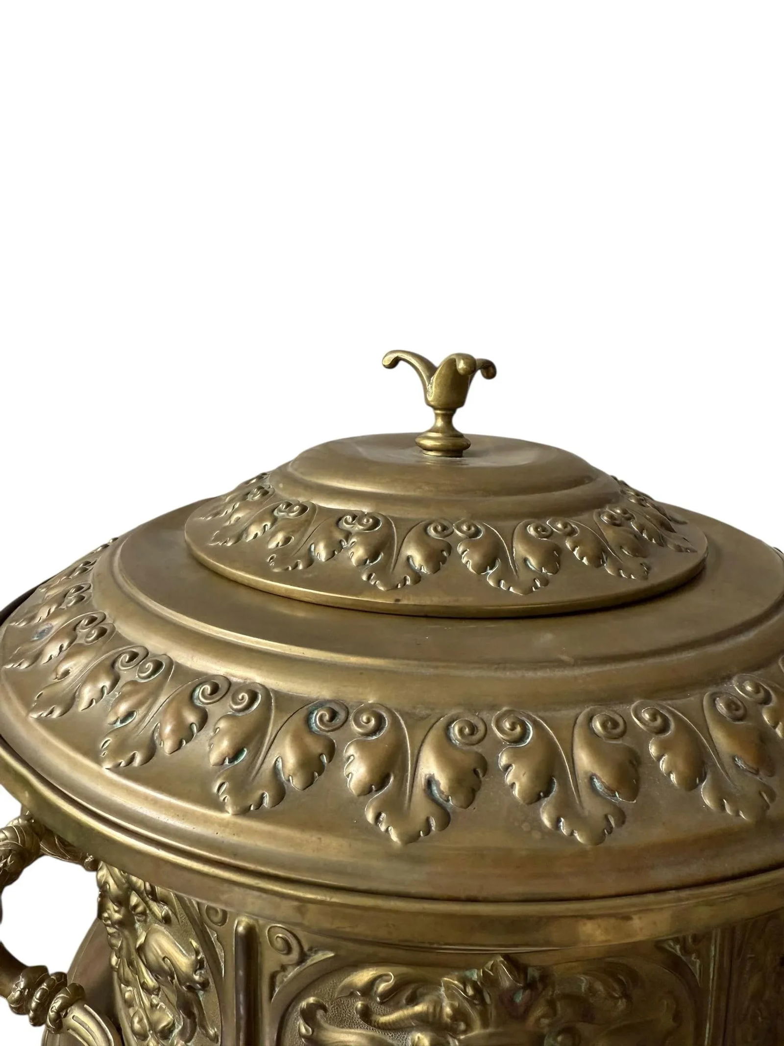 1910s Giant Antique Repousse Victorian Brass Bacchus Continental Style Lidded Ice Bucket Wine Cooler - 3