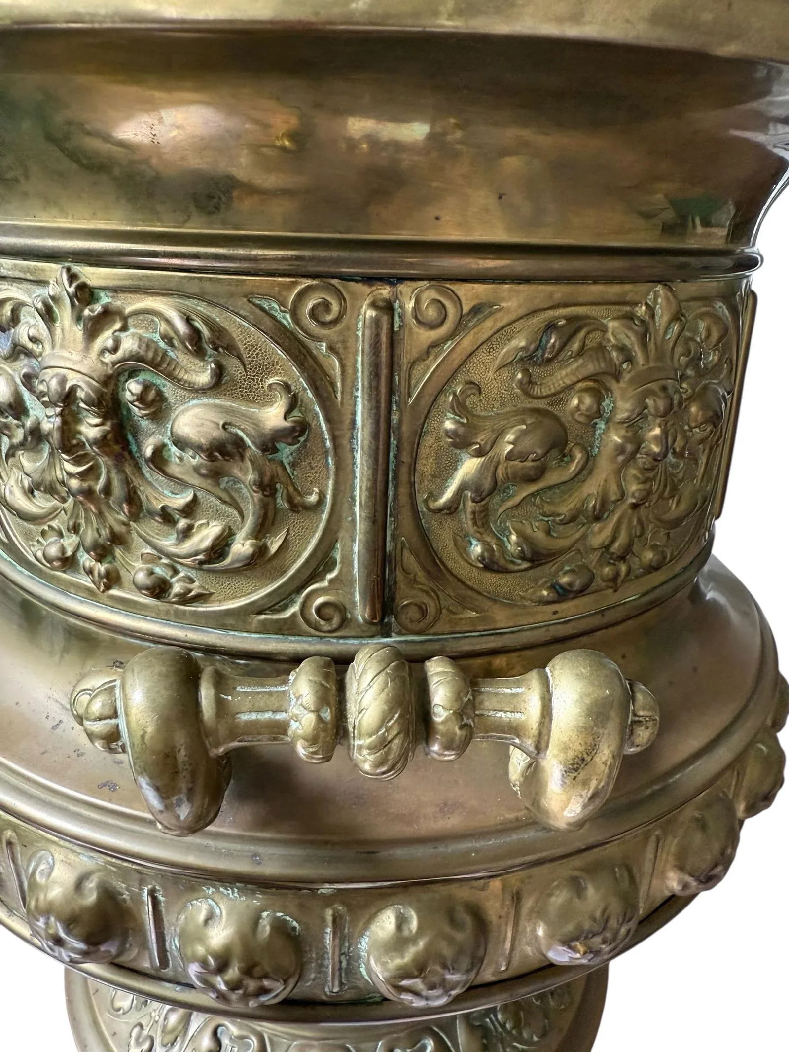 1910s Giant Antique Repousse Victorian Brass Bacchus Continental Style Lidded Ice Bucket Wine Cooler - 7