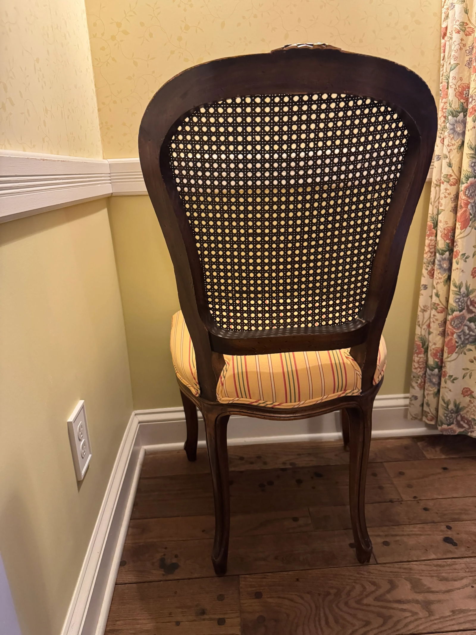Pair of Late 19th-Century French Caned Side Chairs With Upholstered Seats - 4