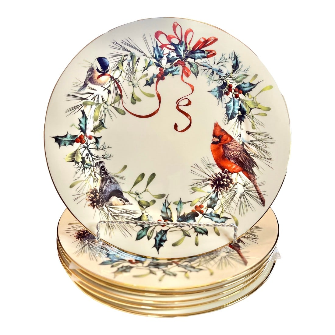 Set of 6 Lenox "Winter Greetings" Dinner Plates With 24k Gold Trim "” Late 20th Century: A beautifully preserved set of Lenox "Winter Greetings" plates, adorned with 24-karat gold and illustrated by Catherine McClung. A design where fine bone china becomes the perfect accent for winter's