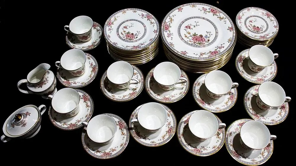 Royal Doulton China Canton Pattern - Service for 12 - 4