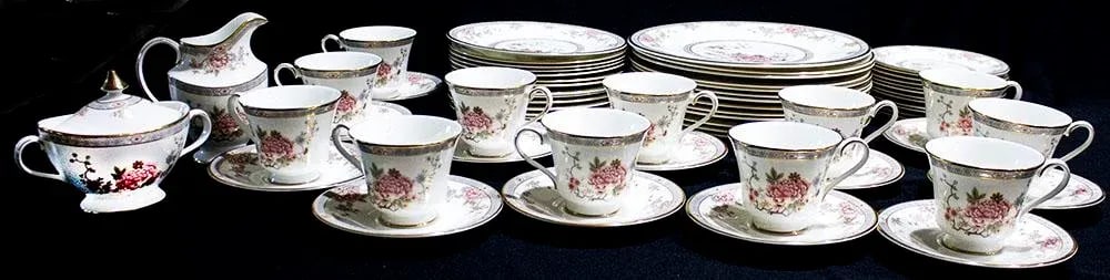 Royal Doulton China Canton Pattern - Service for 12 - 5