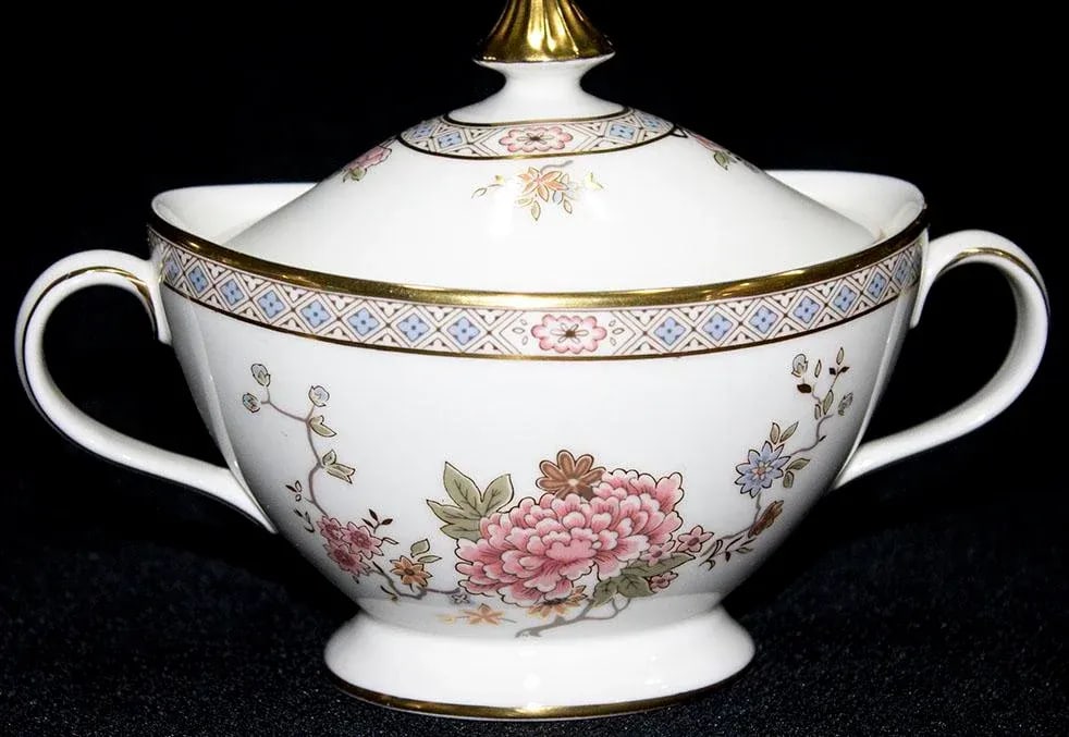 Royal Doulton China Canton Pattern - Service for 12 - 8