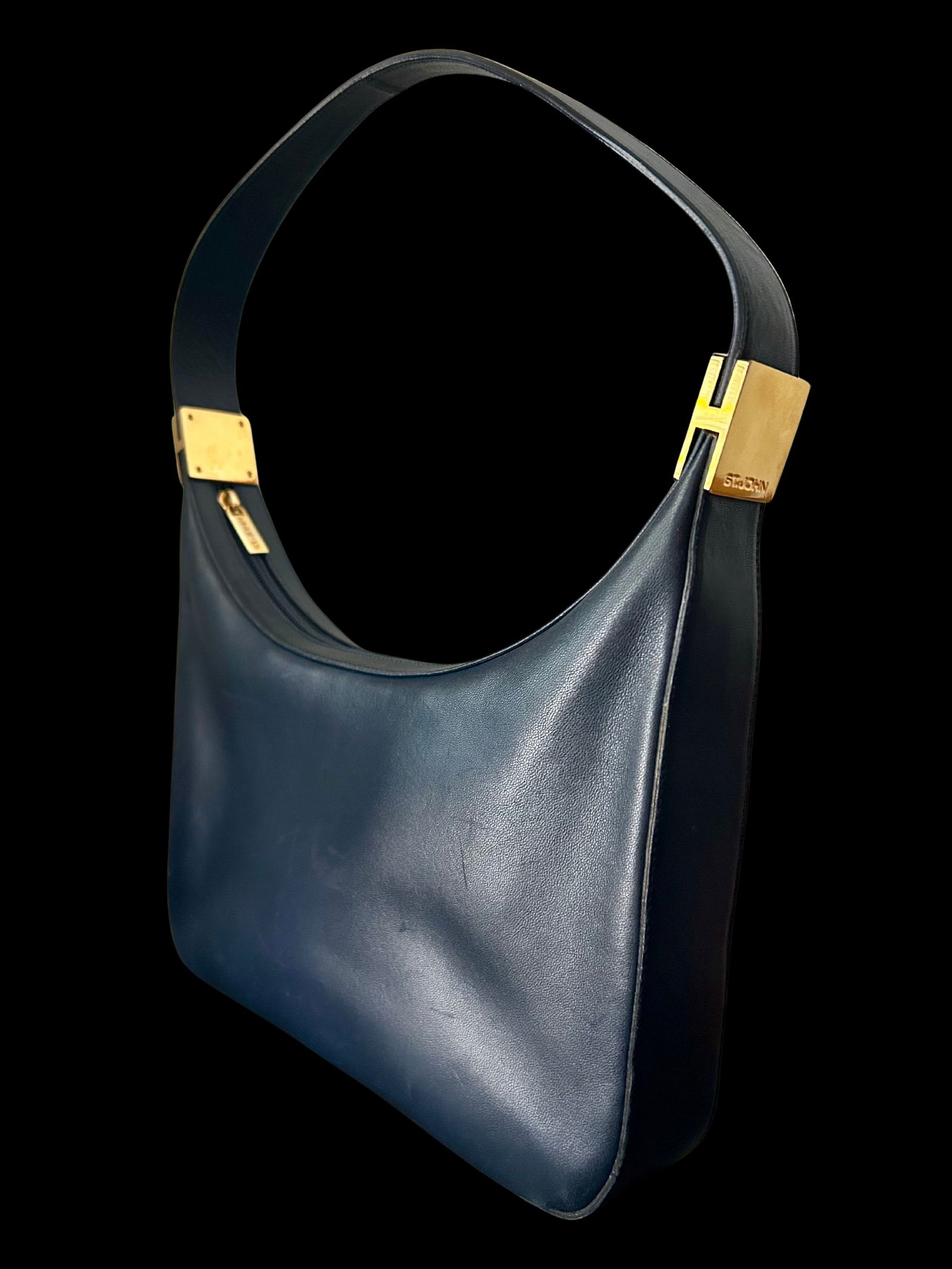 Late 20th Century St. John Dark Navy Leather Shoulder Bag – Genuine Leather, Gold-Tone - 2
