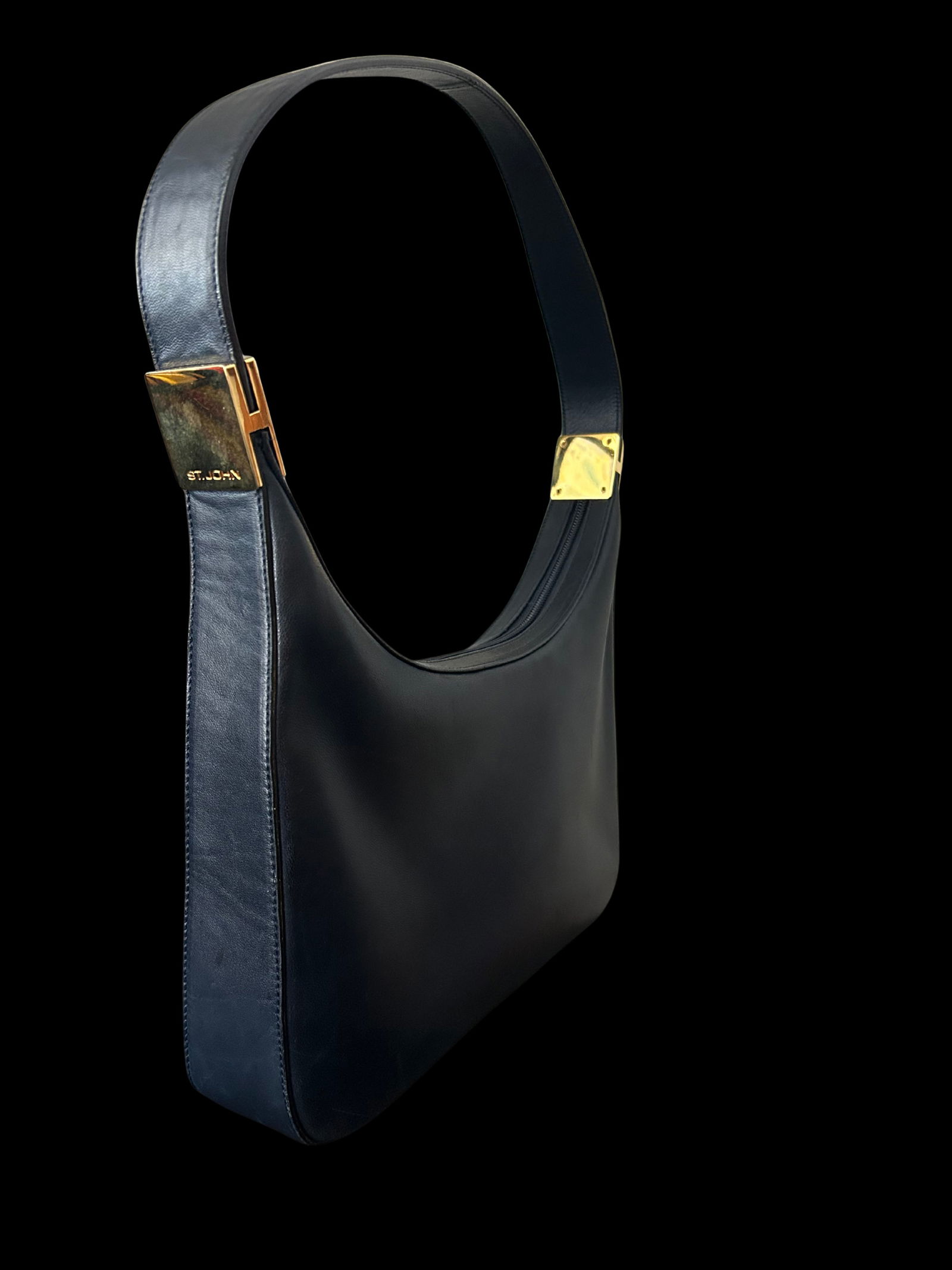 Late 20th Century St. John Dark Navy Leather Shoulder Bag – Genuine Leather, Gold-Tone - 3