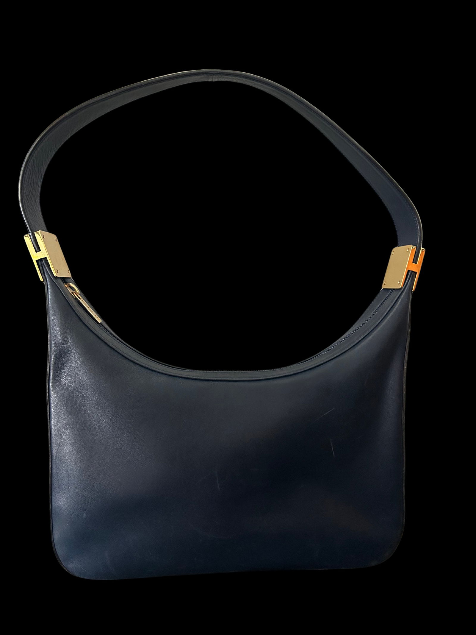 Late 20th Century St. John Dark Navy Leather Shoulder Bag – Genuine Leather, Gold-Tone - 4