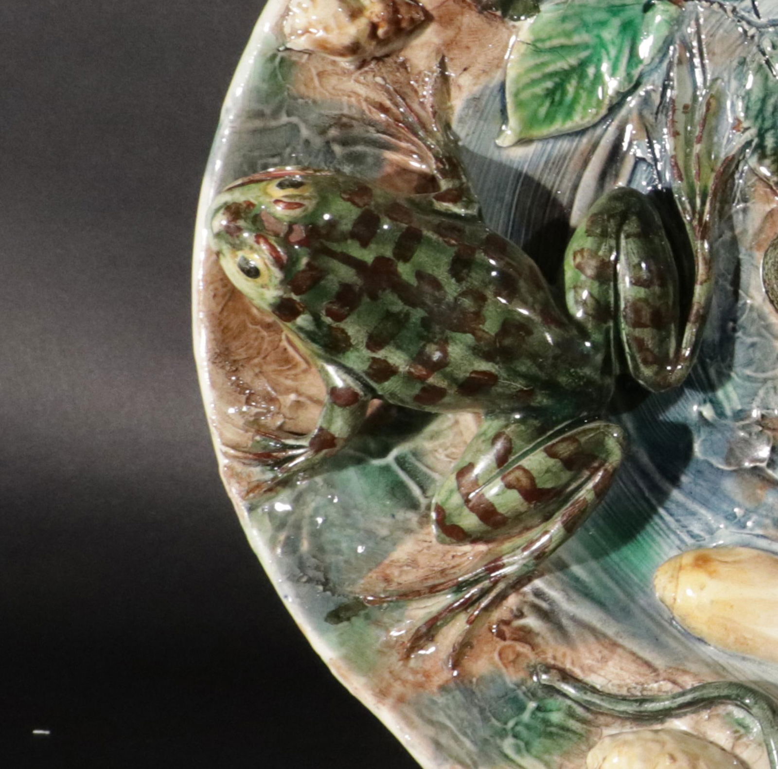 Late 19th Century French Majolica Palissy Dish, Longchamp - 5