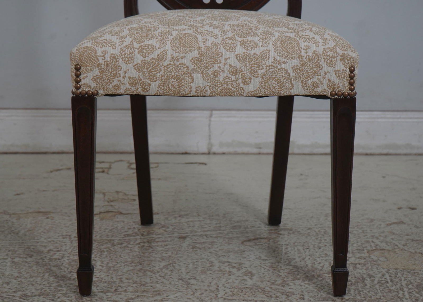 Set of 16 Stickley Carved Shield Back Mahogany Dining Chairs - 15