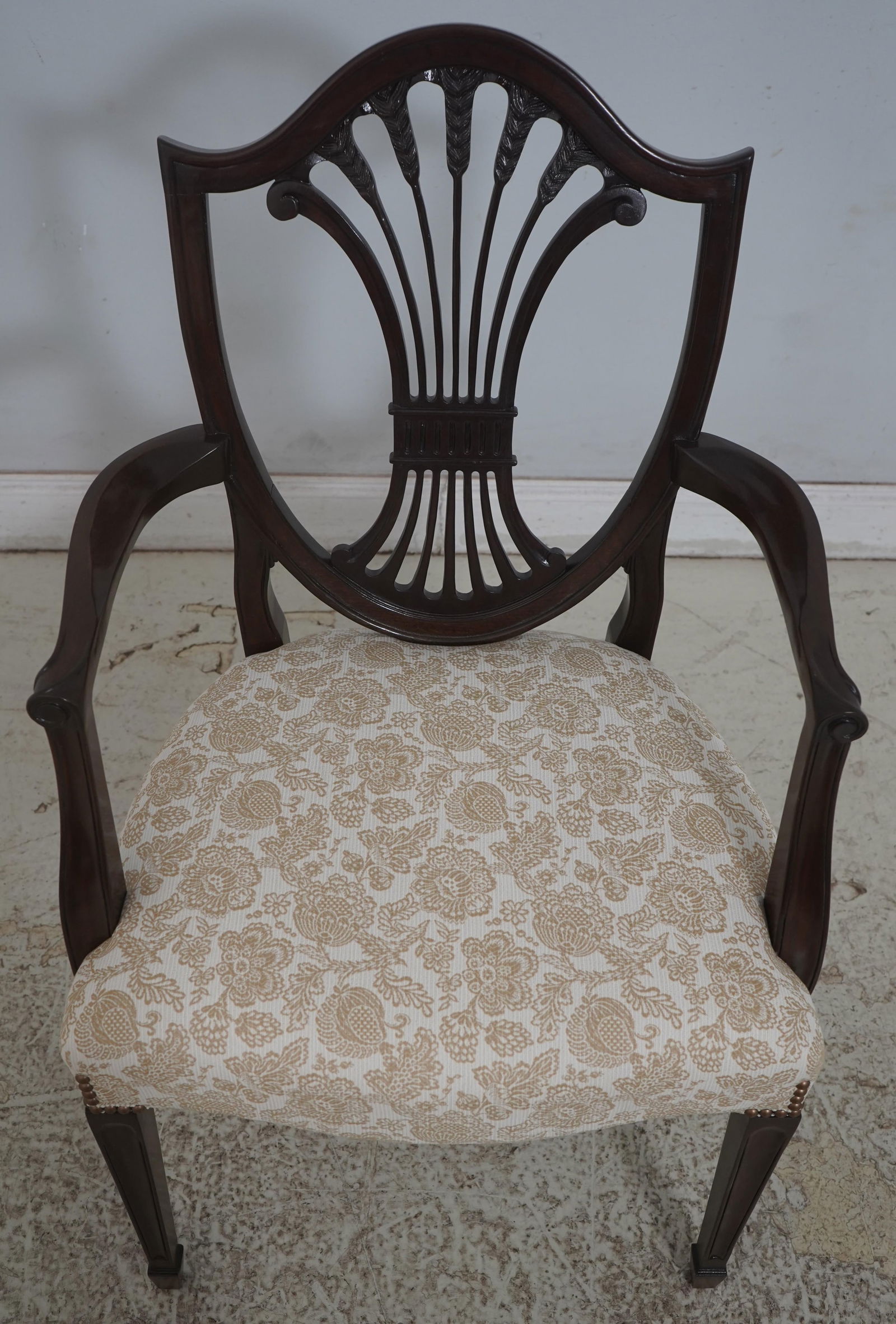 Set of 16 Stickley Carved Shield Back Mahogany Dining Chairs - 2