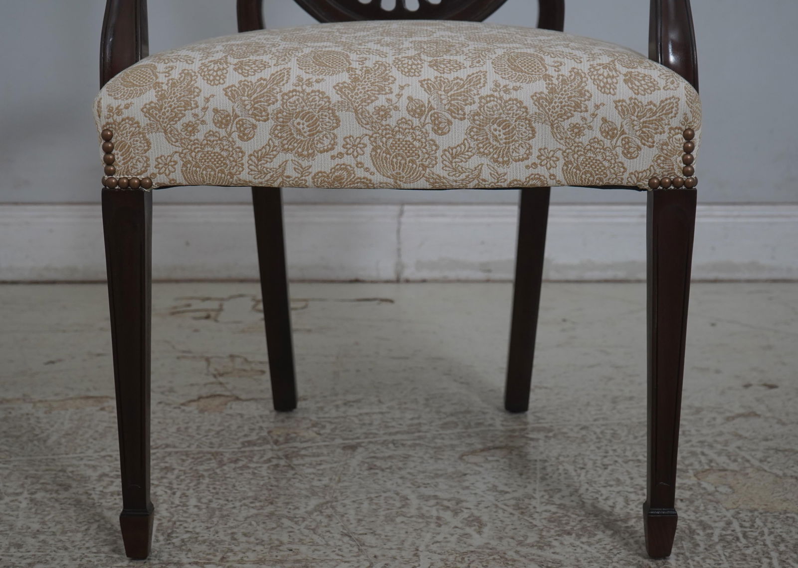 Set of 16 Stickley Carved Shield Back Mahogany Dining Chairs - 6