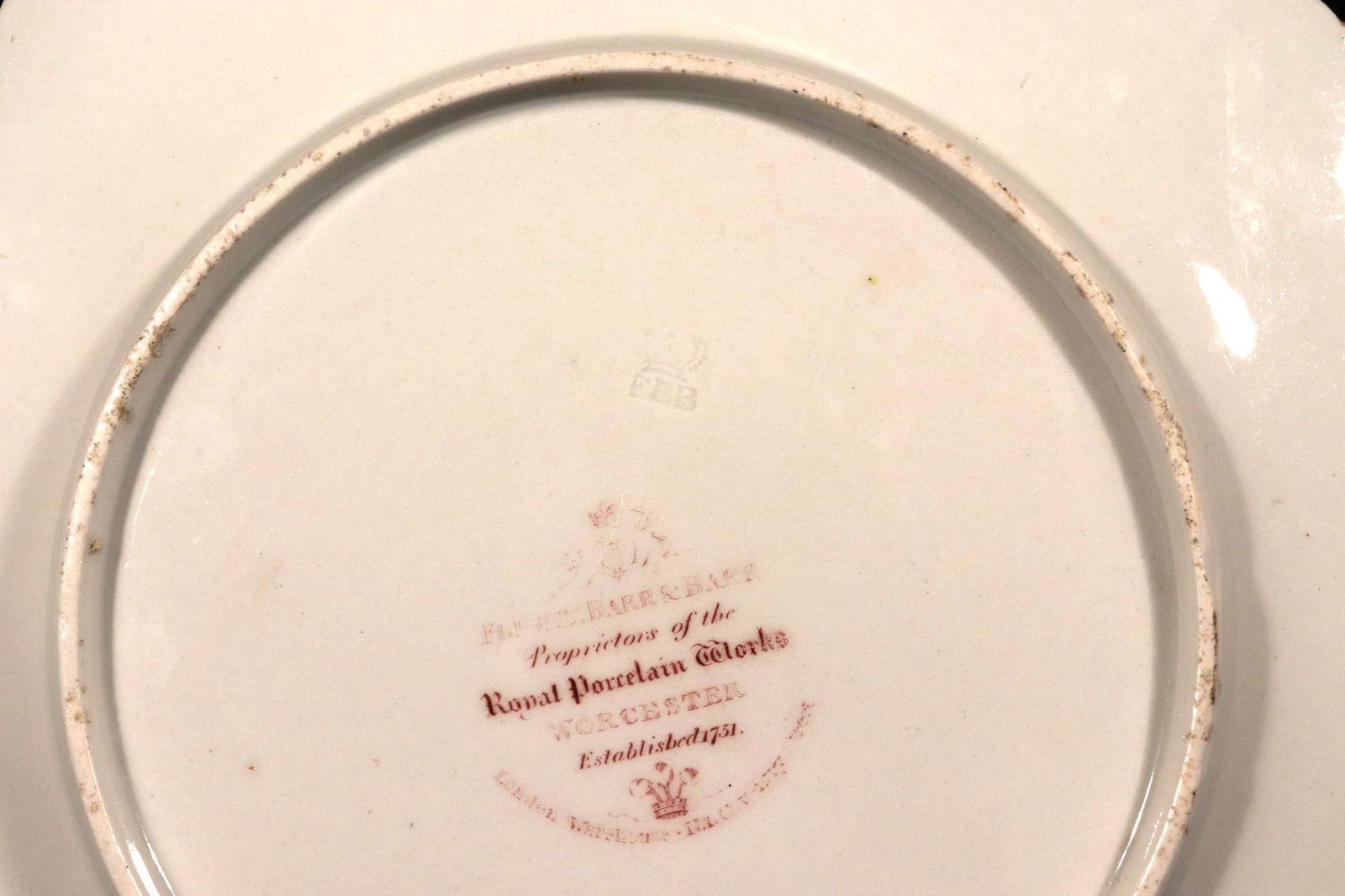 Flight, Barr & Barr Worcester Armorial Porcelain Claret-Ground Dessert Plates- A Set of Twelve - 10