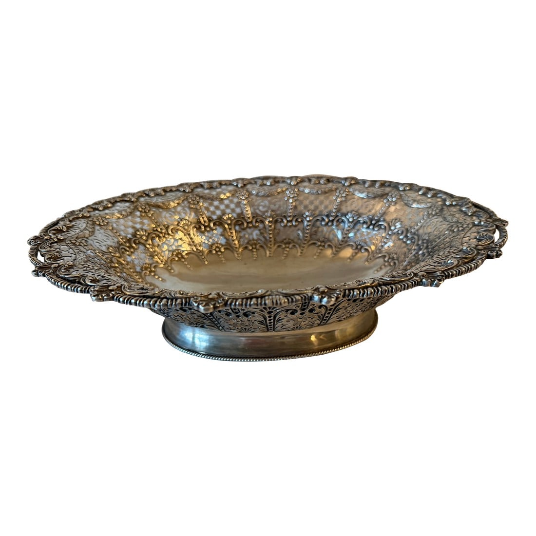 Antique Crichton Bros. Sterling Silver Oval Basket Bowl 920g: Beautiful sterling silver basket bowl by Crichton Brothers, featuring intricate hand-worked silver detailing. The basket has an elegant oval form and a solid, substantial feel. Dimensions: 10" x 13" x