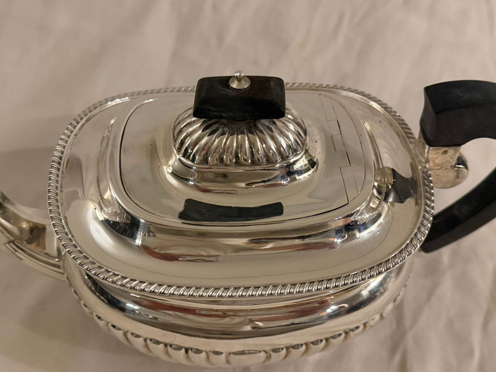 Antique English Sterling Silver Tea & Coffee Set – Made for John Wanamaker, 2365g - 6