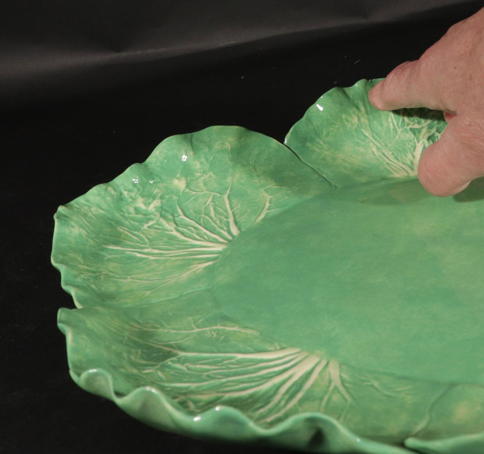 Late 20th Century Dodie Thayer Trompe l'Oeil Lettuce Ware Platter - 11