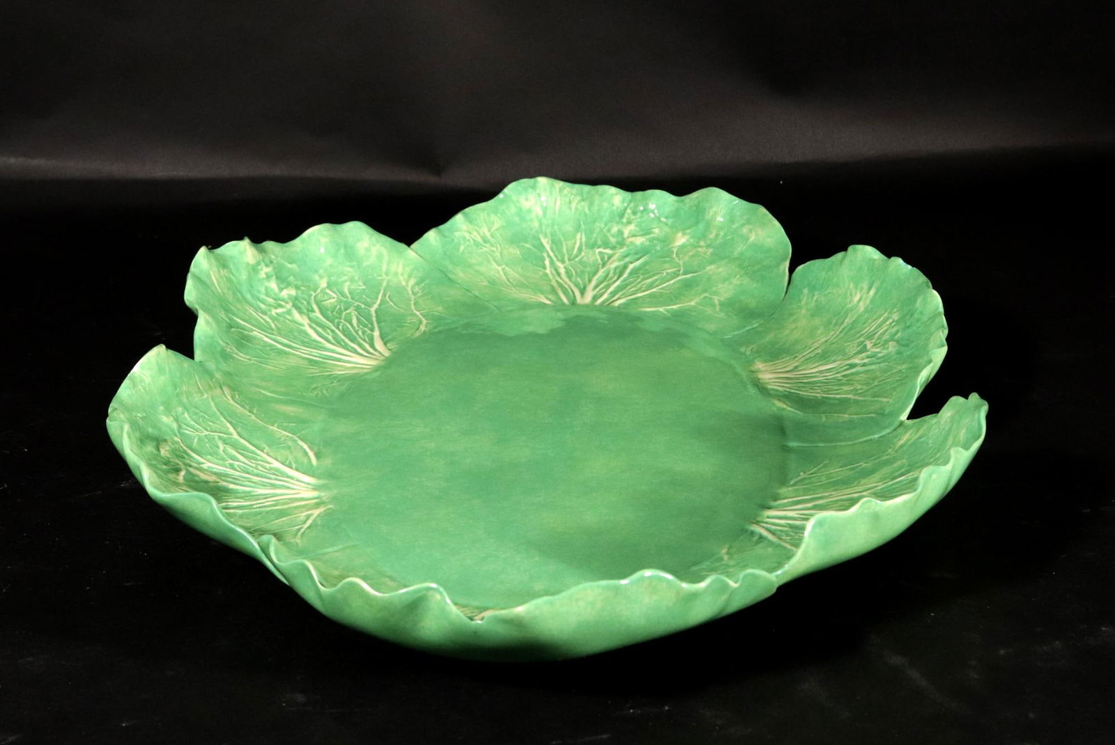 Late 20th Century Dodie Thayer Trompe l'Oeil Lettuce Ware Platter - 4