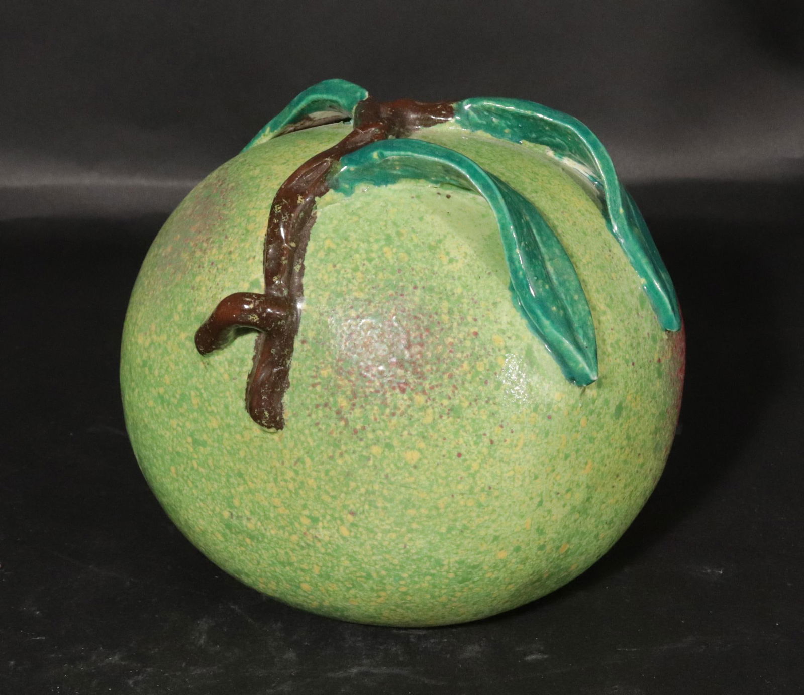 Chinese Export Trompe l'Oeil Porcelain Model of a Peach - 9