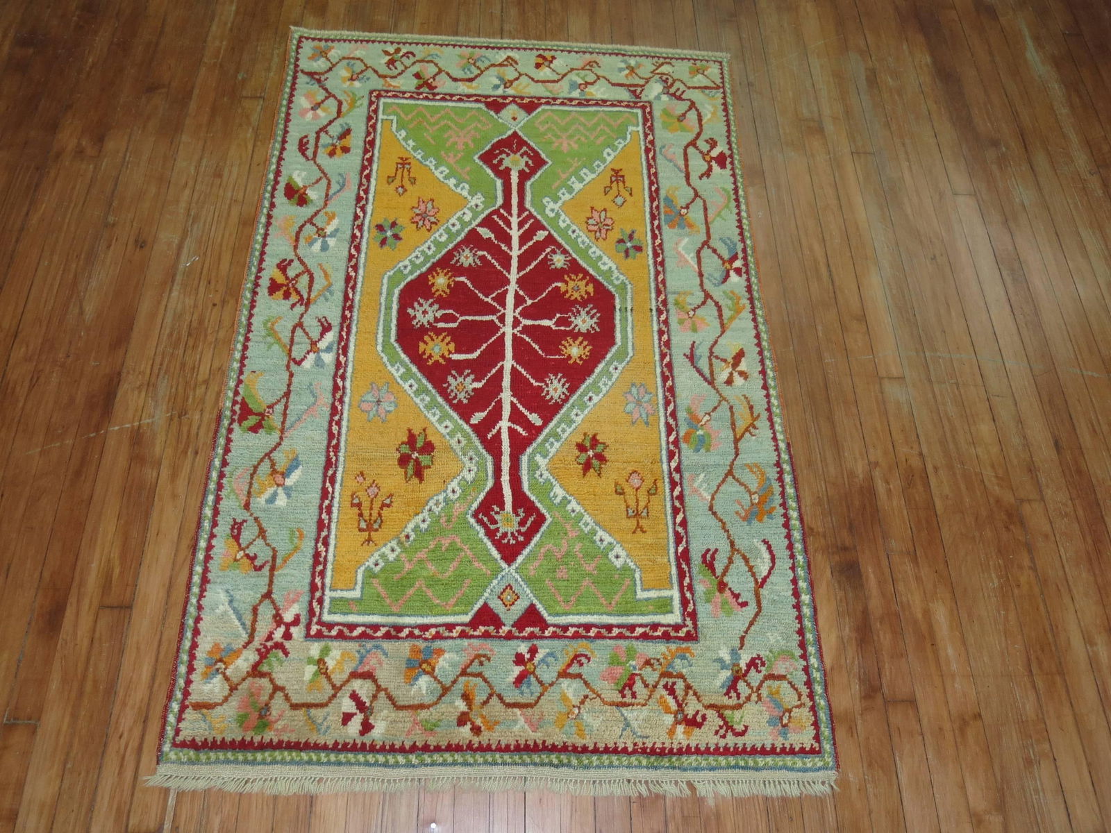 Early 20th Century Antique Turkish Ghiordes Rug - 3